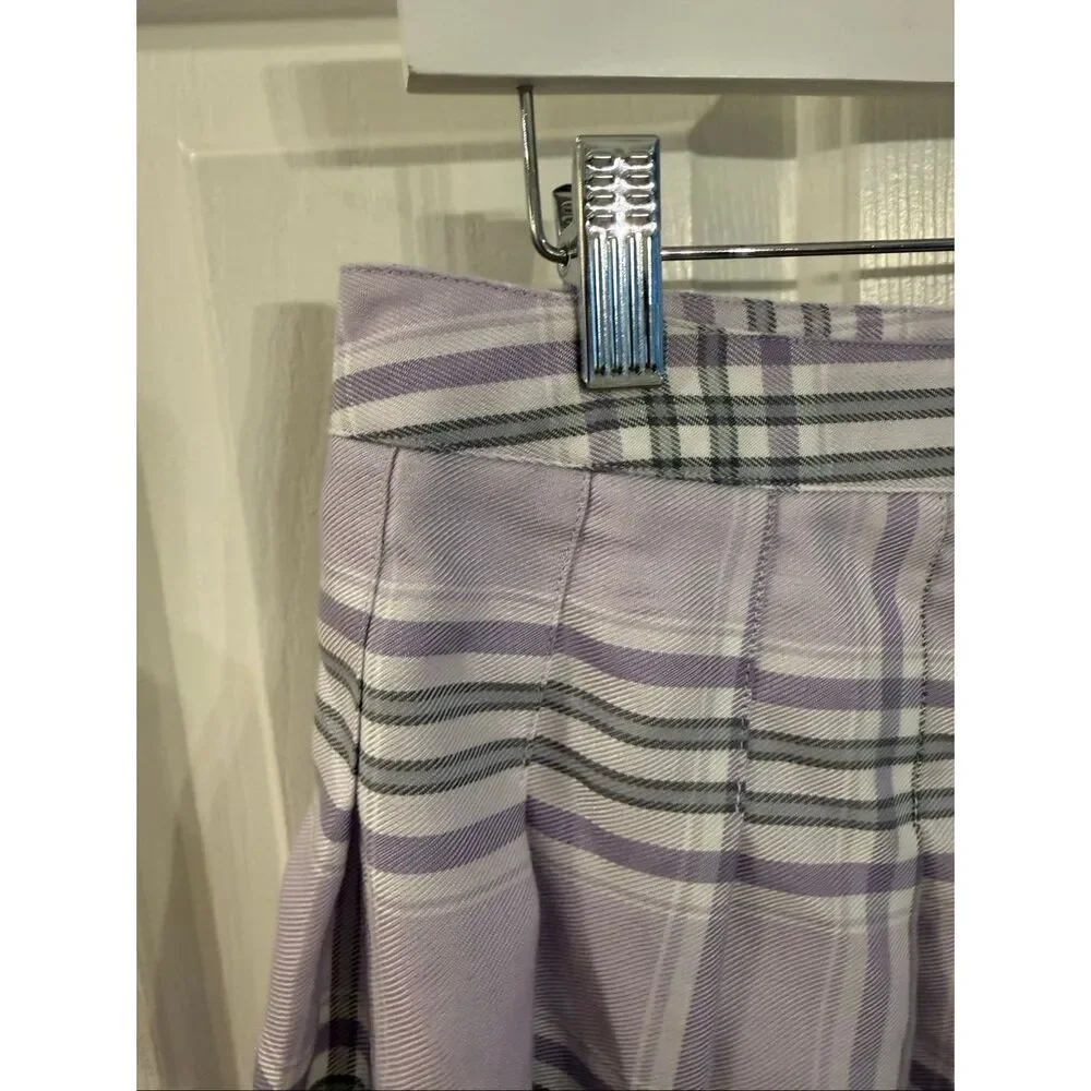 Forever 21 measures 14